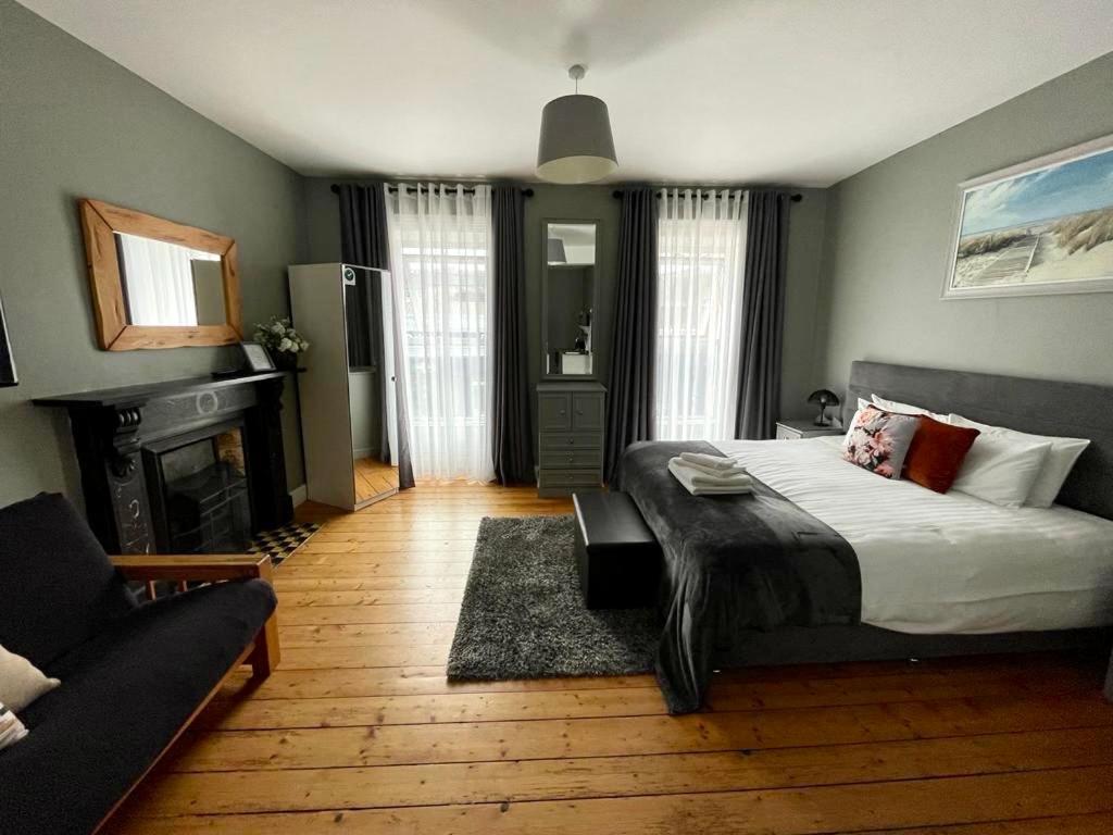 6 New Street Selfcatering Bnb Studio 1 Bantry Bagian luar foto
