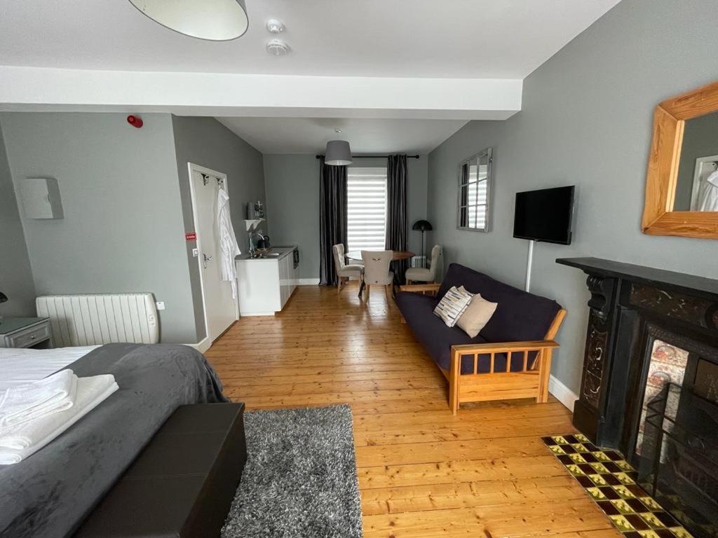 6 New Street Selfcatering Bnb Studio 1 Bantry Bagian luar foto